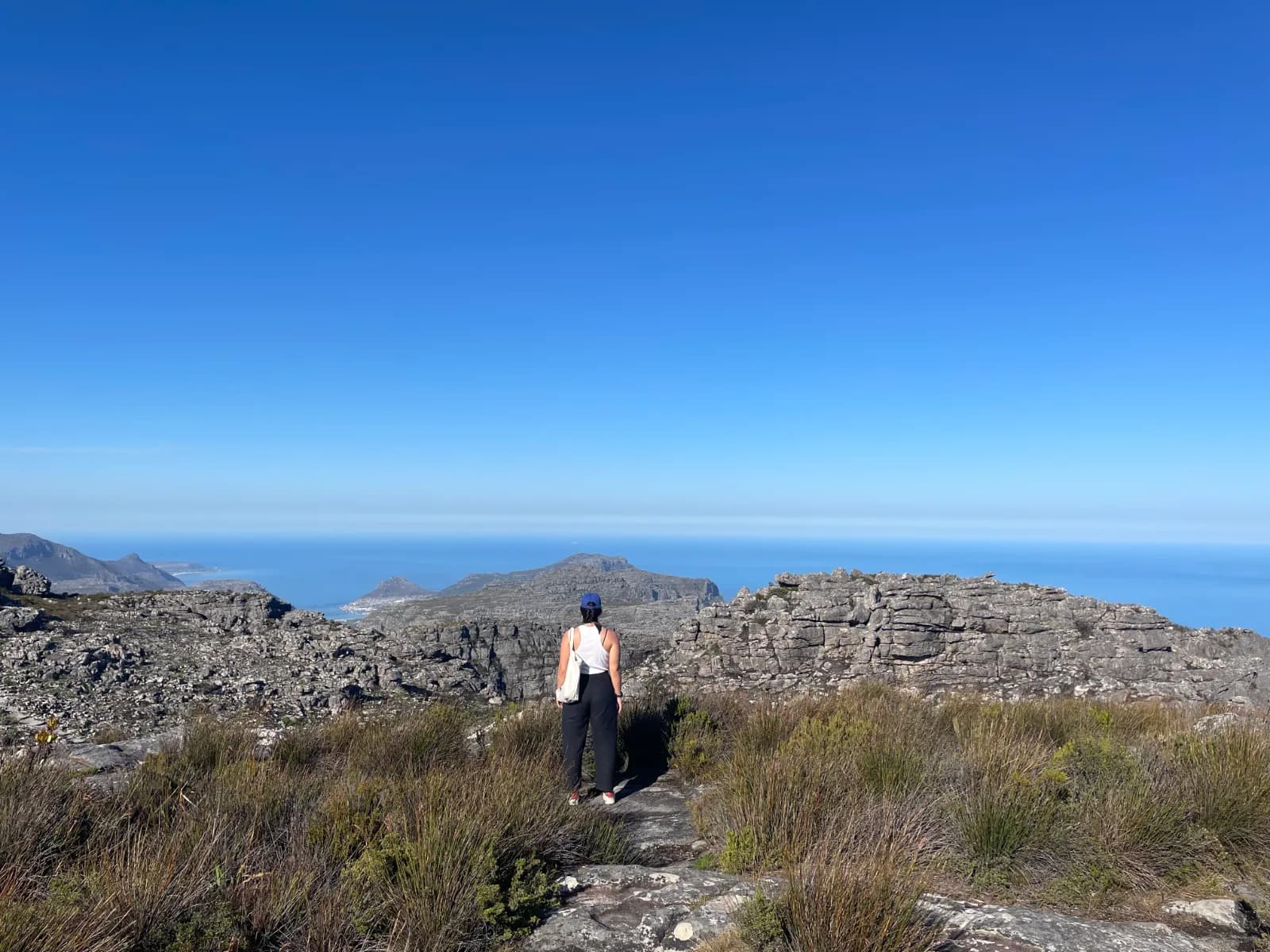 Júlia looking out over Table Mountain, South Africa